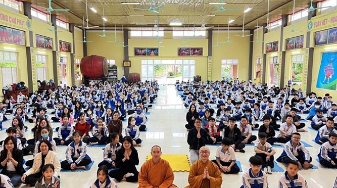  Một ngày trải nghiệm thú vị tại chùa Gám của học sinh trường Phổ Thông Thực hành Sư phạm Đại học Vinh